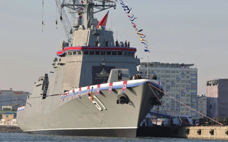 Ảnh minh họa: Chiến hạm Triều Tiên hạ thủy lỗi, lãnh đạo Kim Jong-un nổi giận