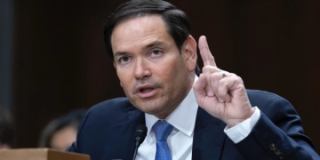 Ngoại trưởng Rubio: Mỹ sẽ từ chối visa quan chức nước ngoài vi phạm quyền tự do ngôn luận. Ngoại trưởng Mỹ Marco Rubio tại Washington ngày 25/4. Ảnh: AFP