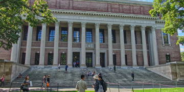 Mỹ có thể dừng phỏng vấn visa du học: Siết chặt an ninh, kiểm tra mạng xã hội