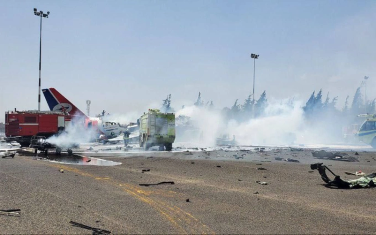 Israel phá hủy máy bay của Houthi tại sân bay thủ đô Yemen. Sân bay ở Sanaa, Yemen sau vụ tập kích của Israel hôm 28/5. Ảnh: Al Masirah