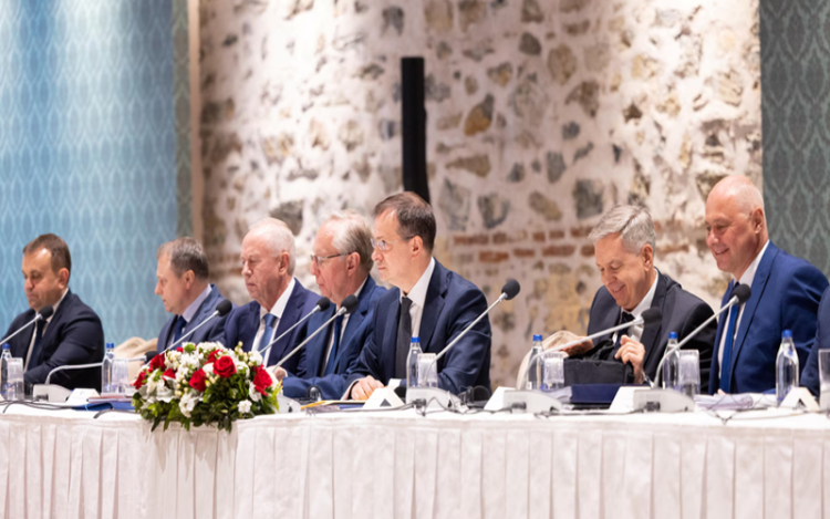 Ukraine kêu gọi phương Tây gia tăng sức ép sau khi không đạt thỏa thuận ngừng bắn với Nga. Phái đoàn đàm phán Nga tại Istanbul, Thổ Nhĩ Kỳ hôm 16/5. Ảnh: Reuters.