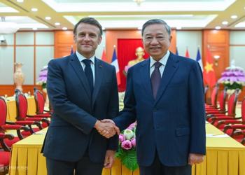 Việt - Pháp kêu gọi thúc đẩy hòa bình cho Ukraine và Trung Đông. Tổng thống Pháp Macron và Tổng Bí thư Tô Lâm tại Hà Nội ngày 26/5. Ảnh: Giang Huy