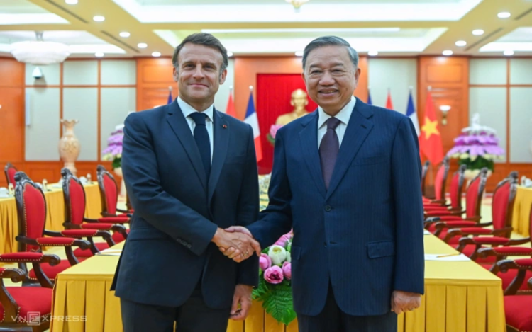 Việt - Pháp kêu gọi thúc đẩy hòa bình cho Ukraine và Trung Đông. Tổng thống Pháp Macron và Tổng Bí thư Tô Lâm tại Hà Nội ngày 26/5. Ảnh: Giang Huy