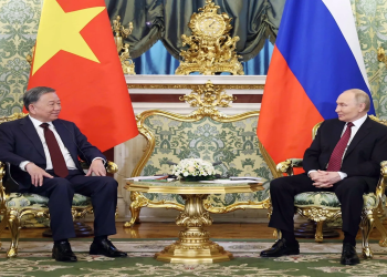 Tổng Bí thư Tô Lâm hội đàm với Tổng thống Nga Vladimir Putin: Củng cố quan hệ đối tác chiến lược toàn diện. Tổng Bí thư Tô Lâm hội đàm hẹp với Tổng thống Nga Vladimir Putin tại Moskva ngày 10/5. Ảnh: TTXVN