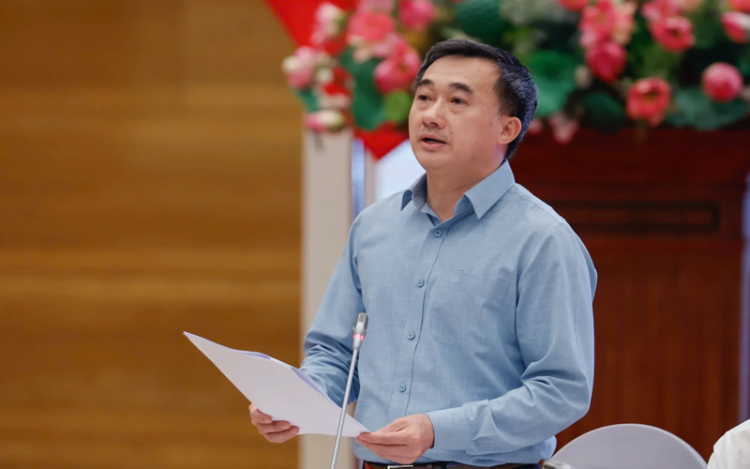 Mọi người dân sẽ được khám sức khỏe định kỳ miễn phí: Thứ trưởng Y tế Trần Văn Thuấn trả lời tại họp báo Chính phủ thường kỳ, chiều 6/5. Ảnh: Hoàng Phong. Chủ trương nhân văn và chiến lược của Bộ Y tế