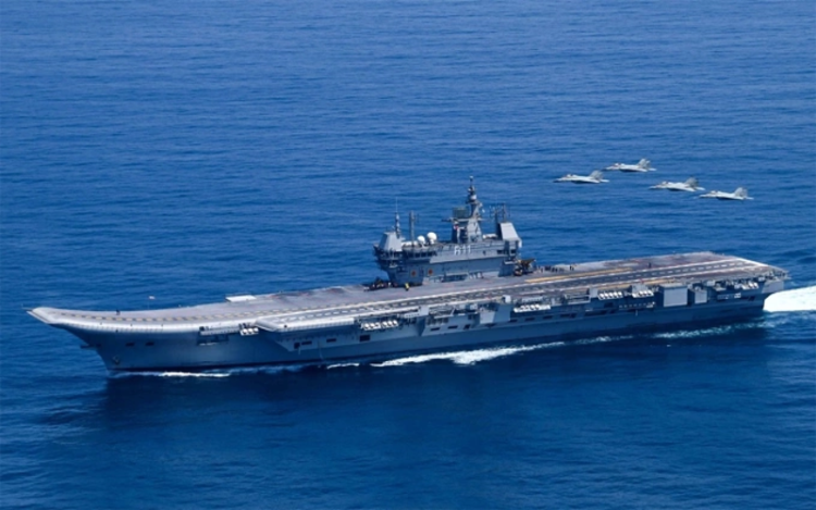 Ấn Độ điều tàu sân bay, tàu ngầm tới gần Pakistan nhằm gia tăng sức ép răn đe. Tàu sân bay INS Vikrant của Ấn Độ. Ảnh: Chính phủ Ấn Độ