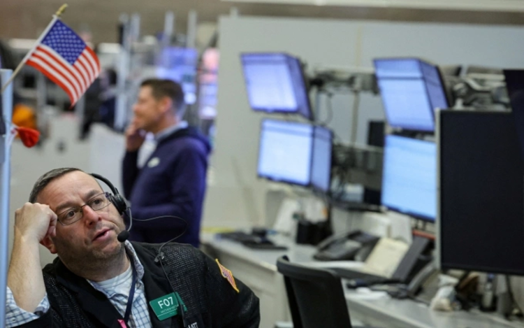 Ảnh minh họa: Chứng khoán Mỹ giảm mạnh nhất một tháng do lo ngại trái phiếu và chính sách thuế