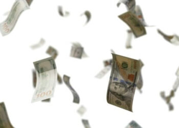 Một phân tích của tờ The Guardian tiết lộ rằng các công ty dầu khí lớn nhất thế giới, cũng như các nhà sản xuất dầu lớn như Ả Rập Xê Út và Nga, sẽ thu về thêm 234 tỷ đô la lợi nhuận bất ngờ vào cuối năm nay nếu giá dầu tiếp tục duy trì ở mức trung bình 100 đô la một thùng. Theo báo cáo độc quyền, dựa trên dữ liệu của Rystad Energy, 100 công ty dầu khí hàng đầu thế giới đã ghi nhận hơn 30 triệu đô la lợi nhuận trên giấy tờ mỗi giờ trong tháng đầu tiên của cuộc chiến tranh Mỹ-Israel ở Iran bắt đầu vào cuối tháng Hai.