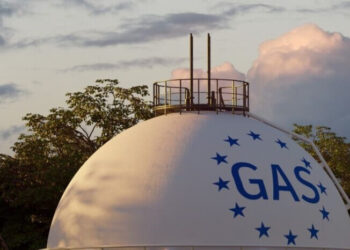 Sau khi Iran tuyên bố eo biển Hormuz được mở cửa trở lại cho hoạt động vận tải thương mại, giá khí đốt tại châu Âu đã hạ nhiệt, tuy nhiên đã tăng mạnh trở lại ngay sau đó.