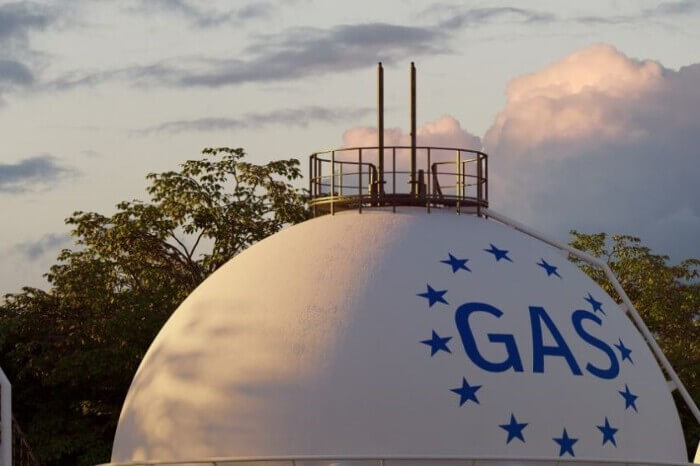 Sau khi Iran tuyên bố eo biển Hormuz được mở cửa trở lại cho hoạt động vận tải thương mại, giá khí đốt tại châu Âu đã hạ nhiệt, tuy nhiên đã tăng mạnh trở lại ngay sau đó.