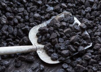 Châu Á chuyển sang sử dụng than đá trong bối cảnh lo ngại chiến tranh kéo dài ở Trung Đông