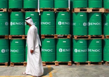 Reuters dẫn tuyên bố từ Tổ chức các quốc gia Arab xuất khẩu dầu mỏ (OAPEC) đưa ra vào Chủ Nhật, Các Tiểu vương quốc Arab Thống nhất (UAE) đã rời khỏi tổ chức liên chính phủ này. OAPEC là một liên minh không can thiệp vào các chính sách sản lượng của các quốc gia thành viên.