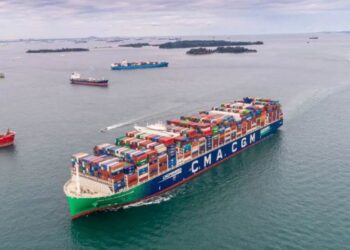 Trước tình trạng eo biển Hormuz bị phong tỏa, một câu hỏi được đặt ra: Làm thế nào để tiếp tục cung ứng hàng hóa cho các quốc gia vùng Vịnh? Bởi các nước này phụ thuộc rất lớn vào nguồn hàng từ bên ngoài: Gần 85% thực phẩm của họ là nhập khẩu.