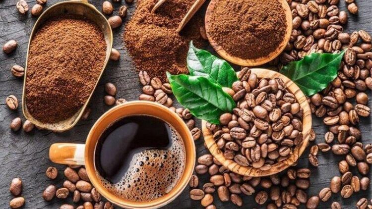 Trung Quốc tăng cường dự trữ dầu mỏ bất chấp nhập khẩu giảm mạnh.