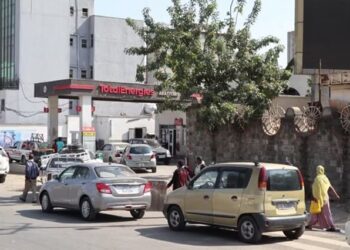 IEA cảnh báo giá dầu có thể tiếp tục tăng do tồn kho giảm mạnh