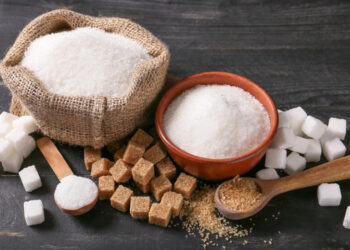 Hiệp hội Mía đường Việt Nam cho biết trên thị trường thế giới, giá đường trong tháng 4/2026 diễn biến theo xu hướng giảm trong nửa đầu tháng nhưng phục hồi trở lại vào cuối tháng. Theo thông tin từ tổ chức ISO, giá đường chịu tác động bởi nhiều yếu tố như biến động thị trường dầu mỏ, rủi ro địa chính trị và những lo ngại về chuỗi cung ứng toàn cầu.
