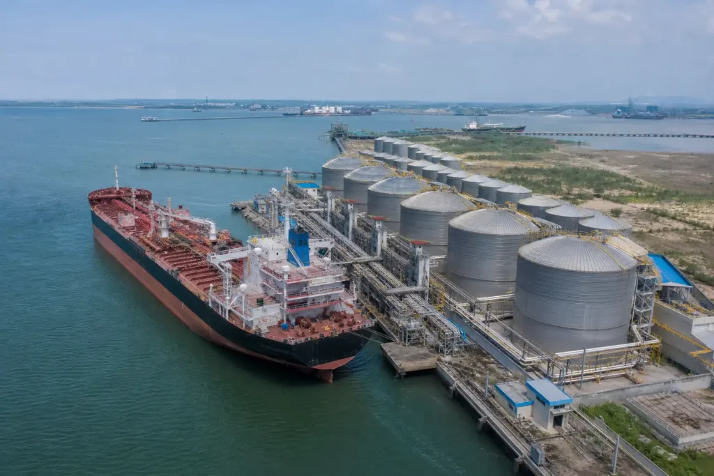 Ấn Độ tăng nhập khẩu dầu hướng dương trong tháng 6 do giá dầu cọ, đậu nành tăng