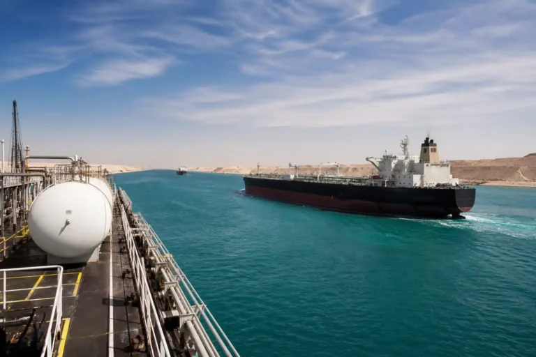 Illustration of OPEC lại hạ dự báo nhu cầu dầu khi thị trường bớt lo eo Hormuz