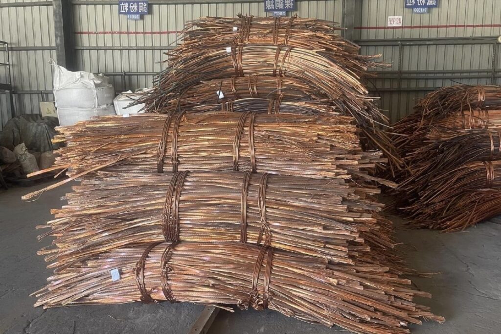 tác động của máy học đến dự báo giá kim loại