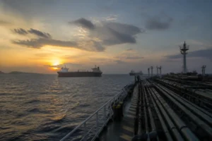 Aramco hạ giá dầu châu Á trước khả năng thỏa thuận Hormuz