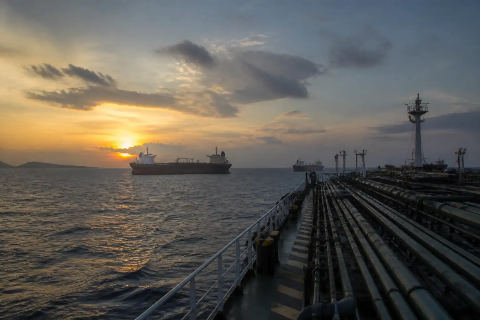 Illustration of Aramco hạ giá dầu bán sang châu Á trước khả năng thỏa thuận Hormuz