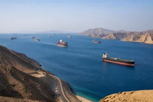 Illustration of BofA: Eo biển Hormuz cần thêm 10 lần số tàu để ổn định giá dầu