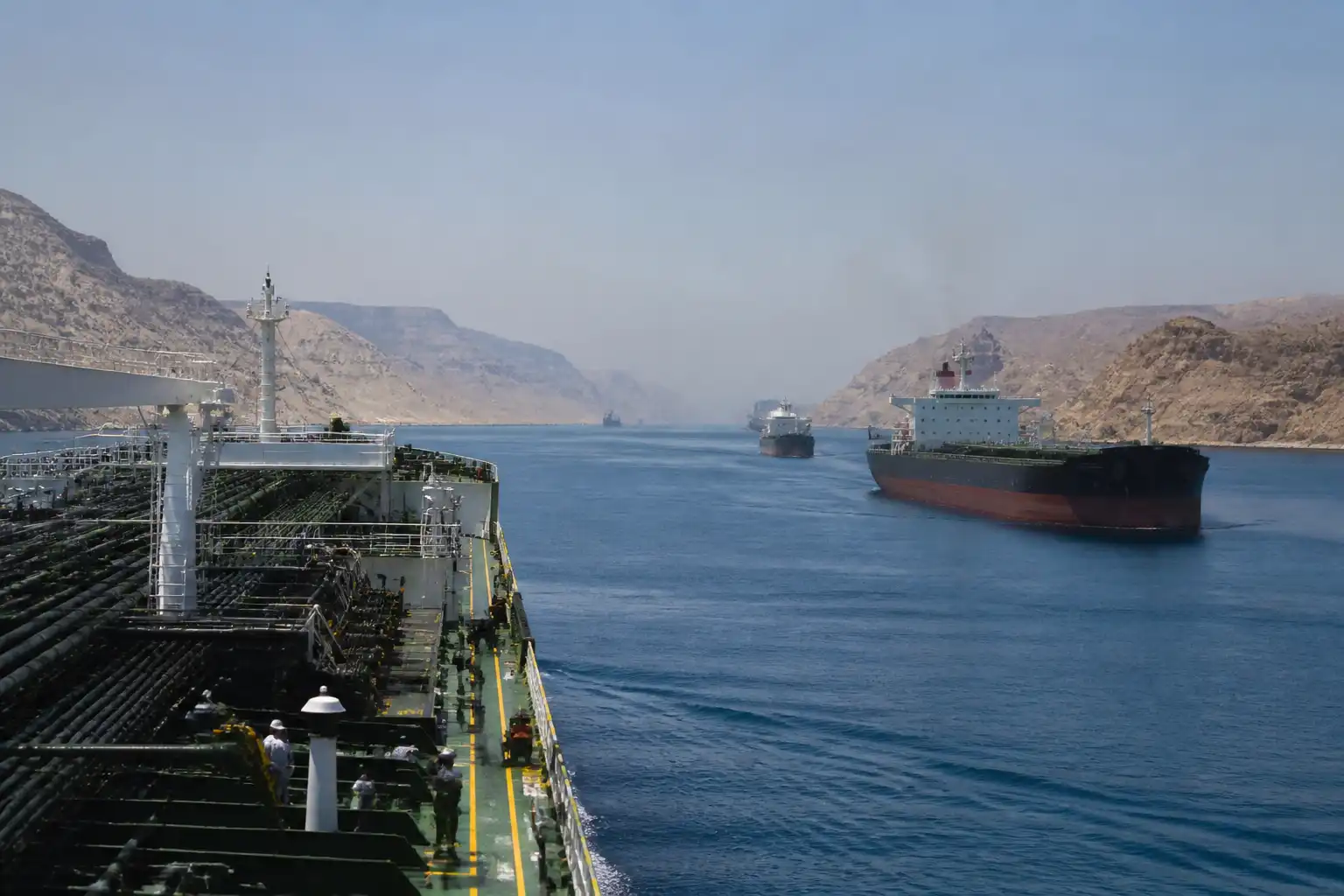 Illustration of Giá dầu giảm khi đàm phán Iran - Oman dấy lên hy vọng mở lại eo biển Hormuz