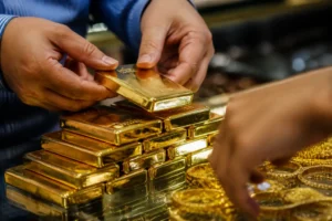 Giá vàng hôm nay 28/8 tăng nhẹ nhờ đồng USD suy yếu