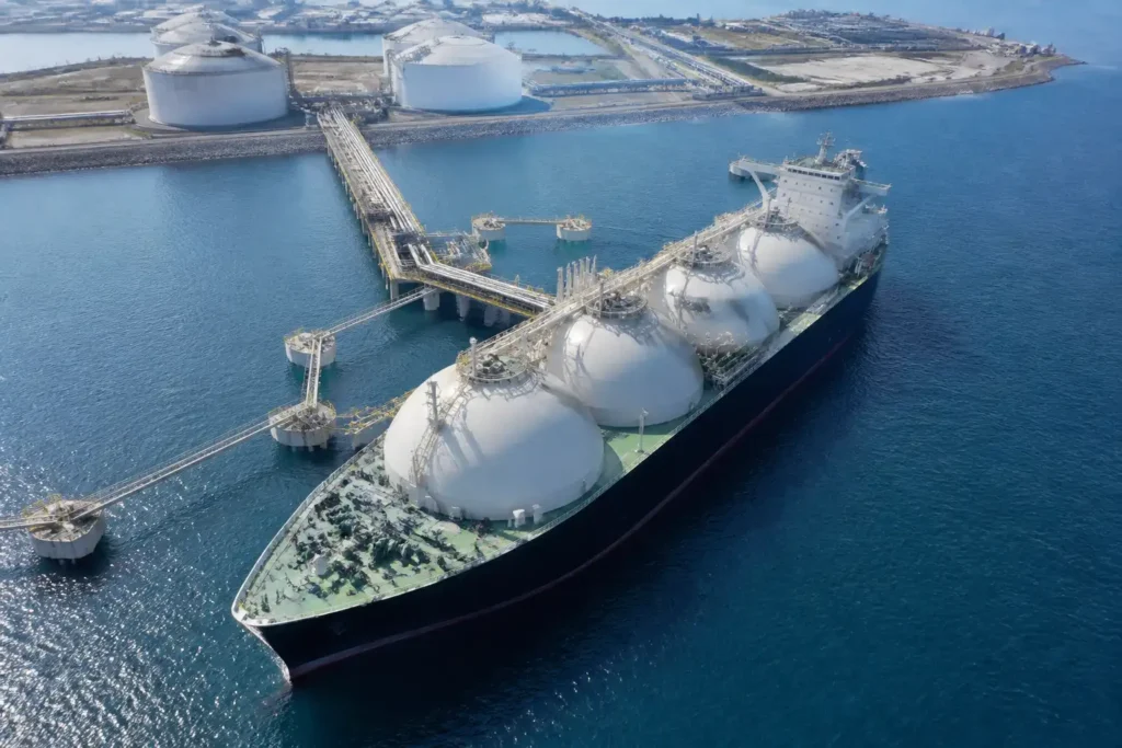 Illustration of Châu Âu vượt châu Á trong cuộc đua mua LNG khi giá tăng 150%