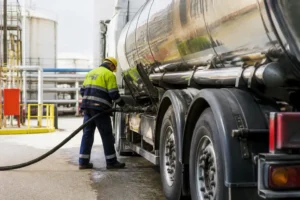 Giá diesel ở châu Âu tăng 40% từ đầu năm