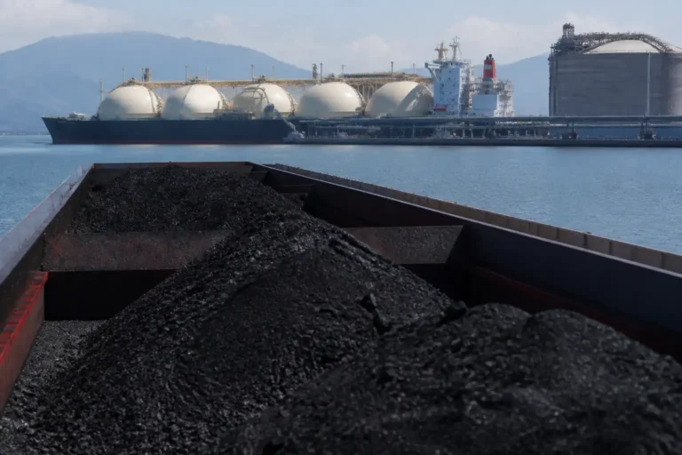 Illustration of IEA: Nhu cầu than toàn cầu dự kiến lập đỉnh vì chiến sự Iran siết LNG
