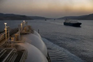 Khủng hoảng khí đốt châu Âu: LNG qua Hormuz đẩy giá