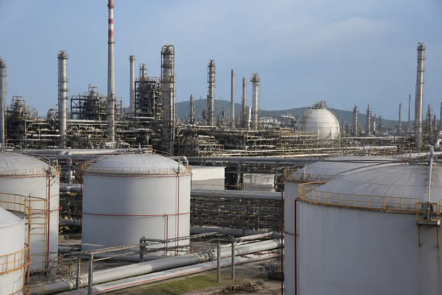 Illustration of Sinopec dự báo nhu cầu dầu của Trung Quốc giảm 8,9% vào năm 2026