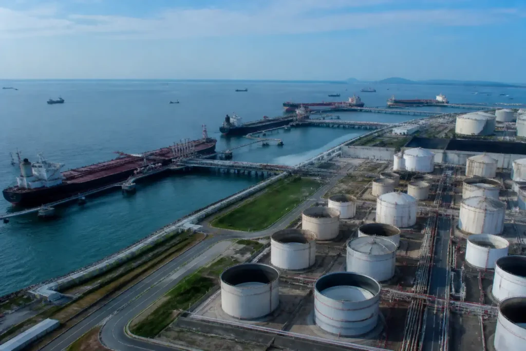 Illustration of Sinopec dự báo nhu cầu dầu của Trung Quốc giảm 8,9% năm 2026