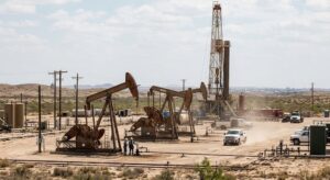 Giá xăng dầu hôm nay 5/10: Brent tăng nhẹ, WTI giảm