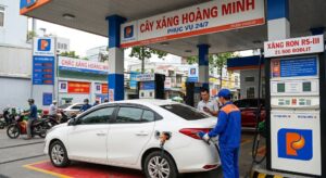 Tự quyết giá xăng dầu: Cây xăng nhỏ lo bị chèn ép