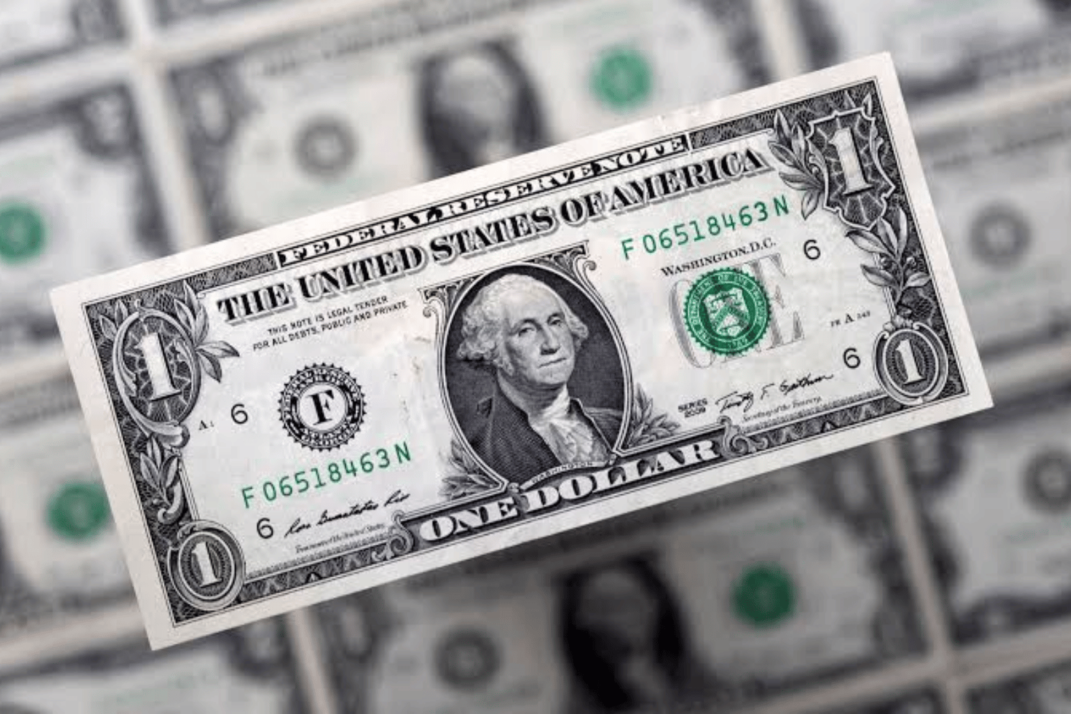 Đồng USD tạm ngừng "rớt giá" khi chờ quyết định của Fed