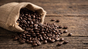 Giá cà phê hôm nay 16/10: Robusta giảm hơn 100 USD/tấn
