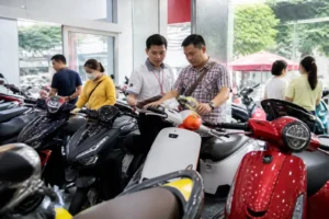 Người Việt tăng mua xe máy xăng, sức mua chưa hạ nhiệt