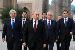 Illustration of Putin nỗ lực giữ ảnh hưởng đang suy giảm của Nga ở Trung Á