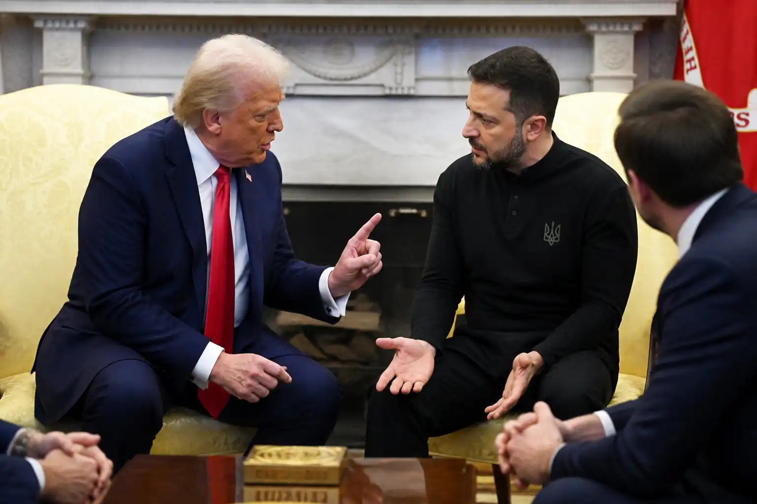 Illustration of Trump bảo vệ miễn trừ trừng phạt Nga khi rạn nứt với Ukraine sâu sắc hơn