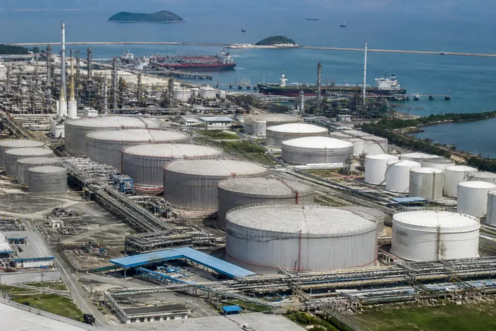 Additional Illustration of Vì sao giá diesel cao hơn xăng: nguyên nhân và tác động thị trường
