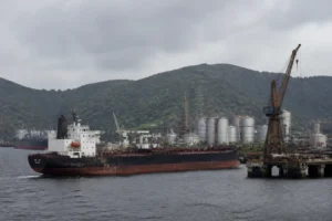 Illustration of Xuất khẩu dầu Venezuela giảm 9% do chi phí vận chuyển tăng